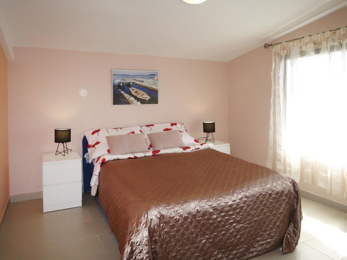Holiday Home Bacani - Zad750 By Interhome Donji Karin Екстериор снимка